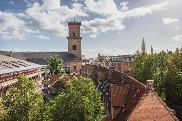 Deluxe Tek Büyük Yataklı Oda, Şehir Manzaralı (Skyline King)