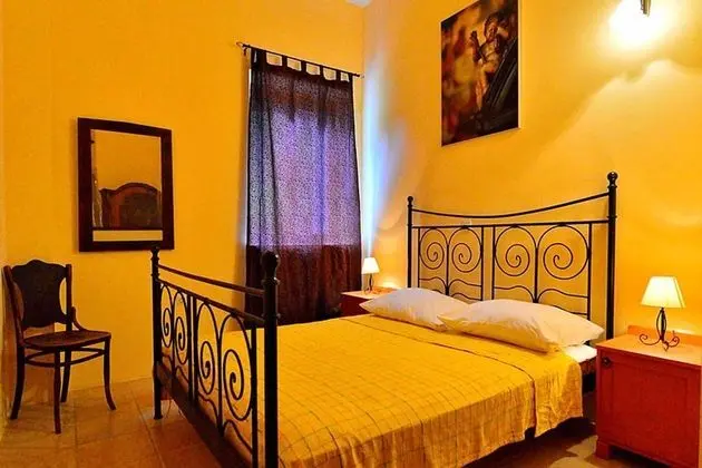 Comfort Tek Büyük Yataklı Oda