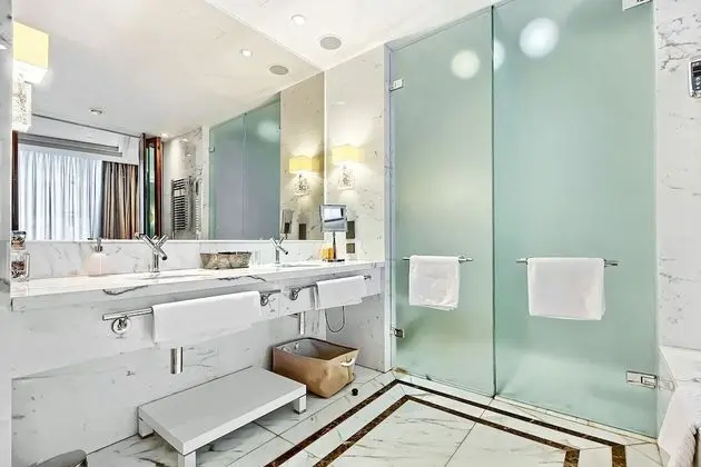 Sky Embassy Apartment, 220 m2, 49th floor of the "Federation Tower West"