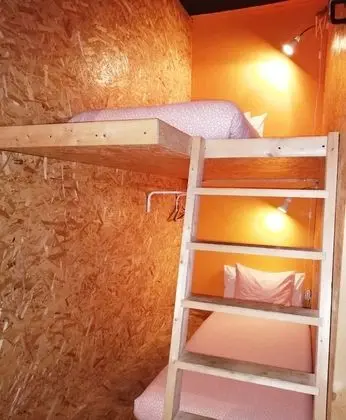 Ortak Ranzalı Oda, Karma Ranzalı Oda, Ortak Banyo