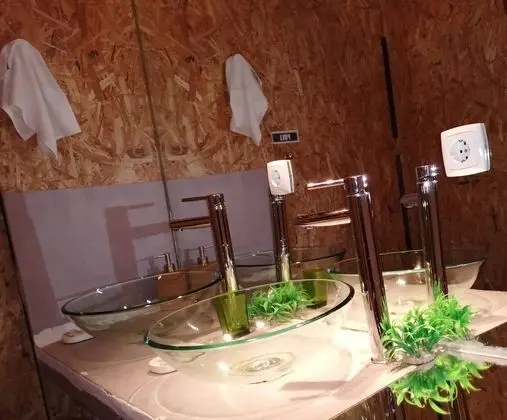 Ortak Ranzalı Oda, Karma Ranzalı Oda, Ortak Banyo