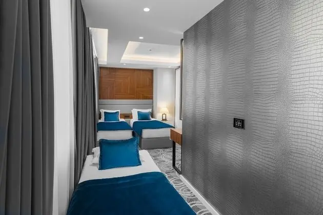 Family Room  with Free Parking