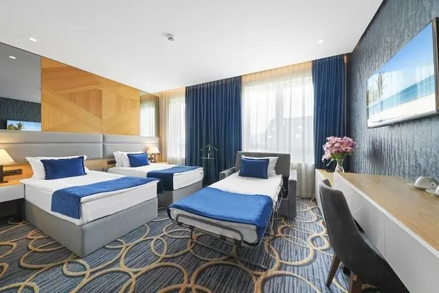 Family Room  with Free Parking