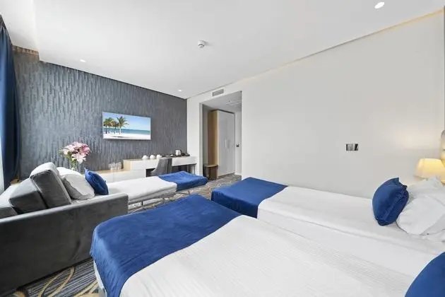 Family Room  with Free Parking