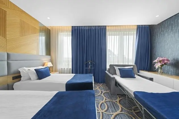 Family Room  with Free Parking