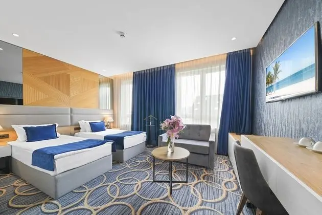 Family Room  with Free Parking