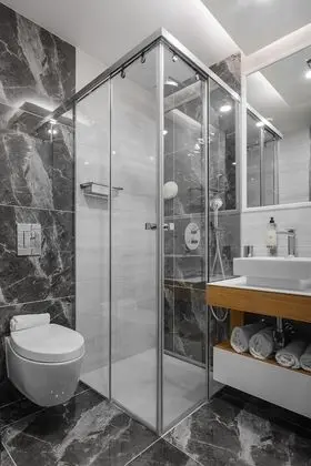 Standard Twin Room with Free Parking
