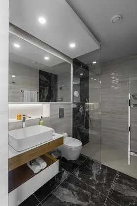 Standard Twin Room with Free Parking