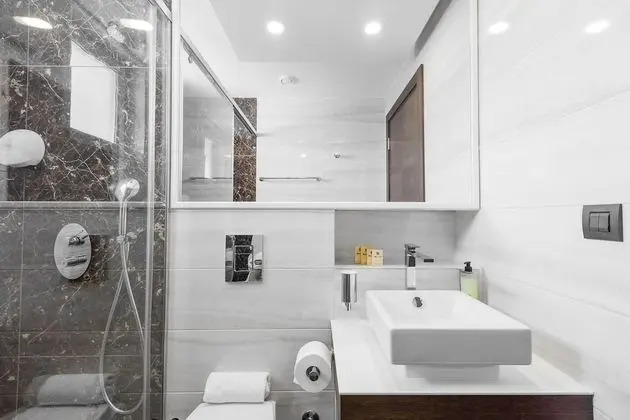Standard Twin Room with Free Parking