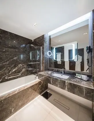 Executive Tek Kişilik Oda, Balkon, Havuz Manzaralı
