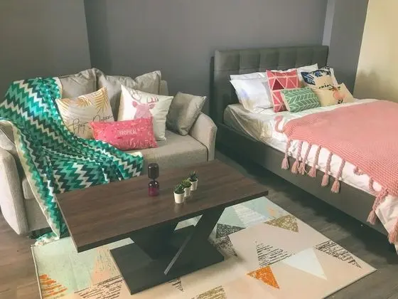 Comfort Queen Bed Studio (Street Side)