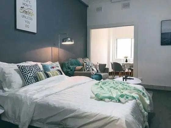 Comfort Queen Bed Studio (Street Side)