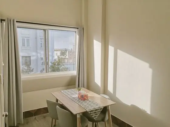 Comfort Queen Bed Studio (Street Side)
