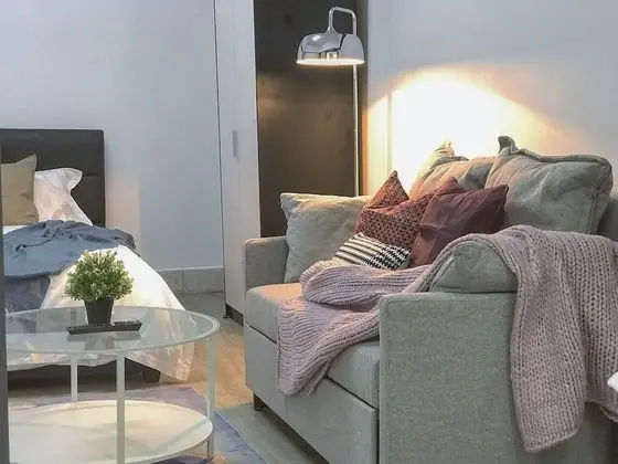 Comfort Queen Bed Studio (Street Side)