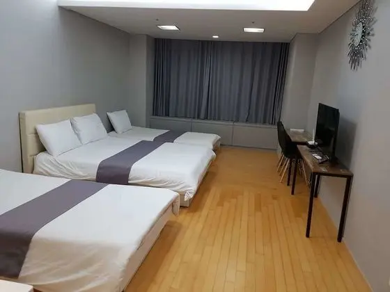 Üç Kişilik Oda