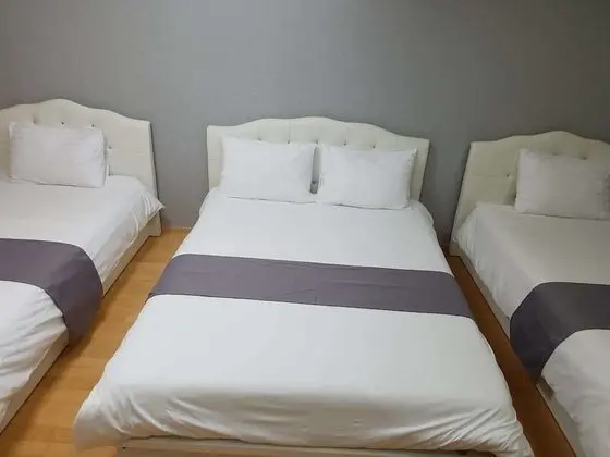 Üç Kişilik Oda