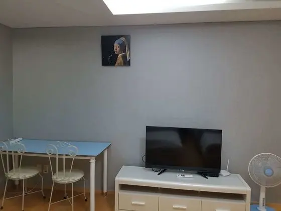 Üç Kişilik Oda