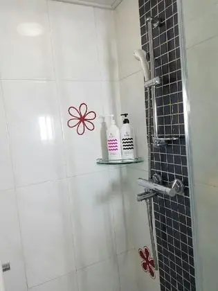 Üç Kişilik Oda