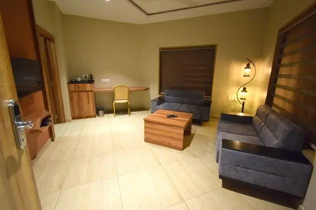 Luxury Oda