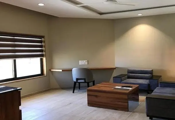Luxury Oda