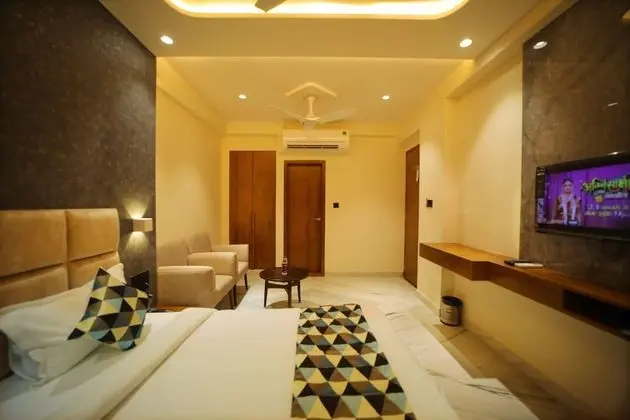 Luxury Oda