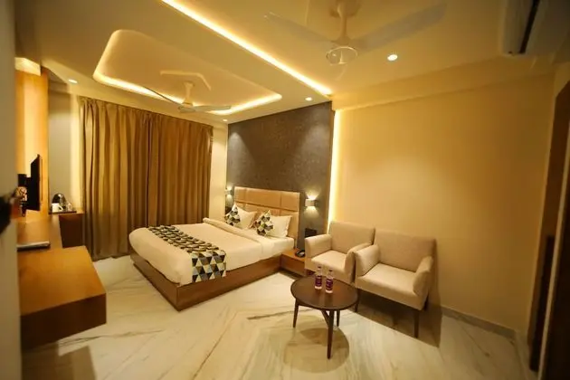Luxury Oda