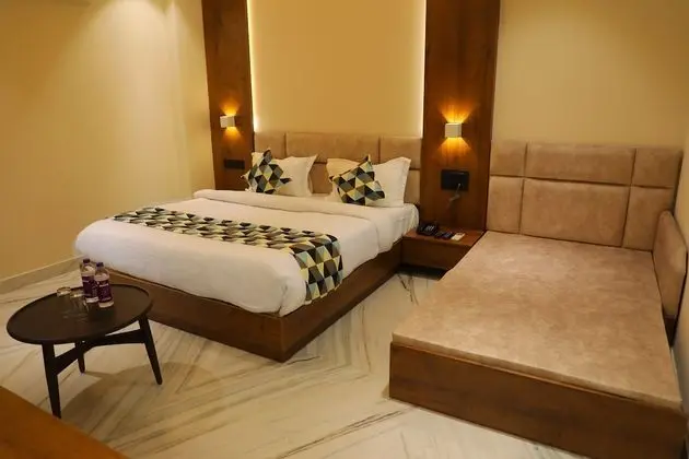 Luxury Oda