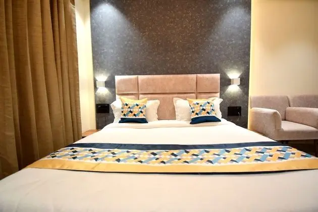 Luxury Oda