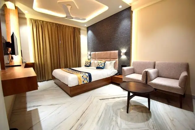 Luxury Oda