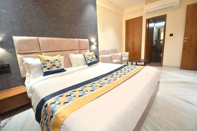 Luxury Oda