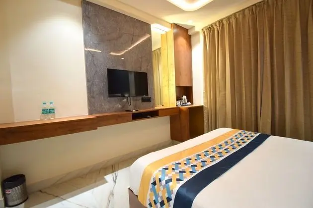 Luxury Oda