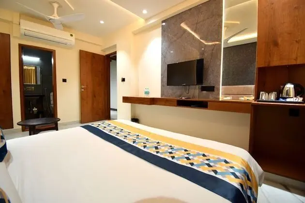 Luxury Oda