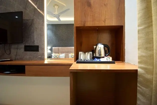 Luxury Oda