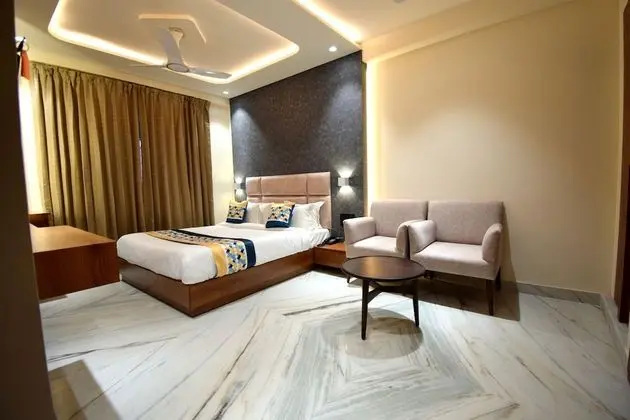 Luxury Oda
