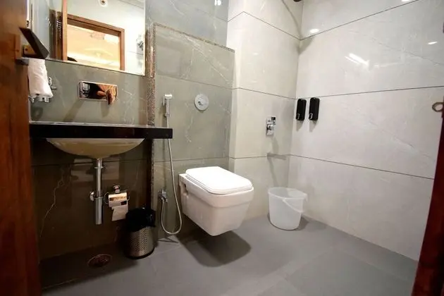 Luxury Oda