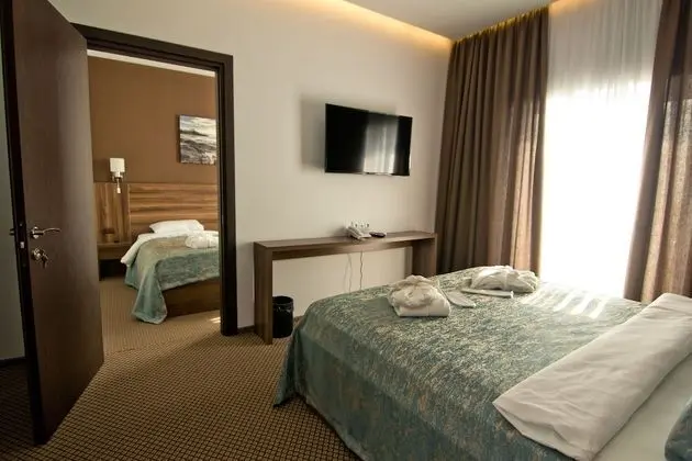 Deluxe Family Room