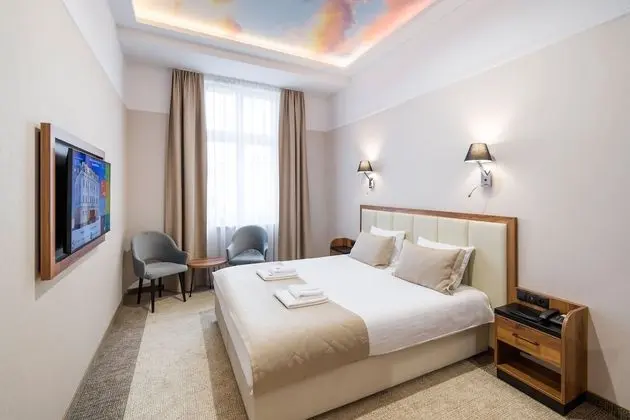 Deluxe Tek Büyük Yataklı Oda