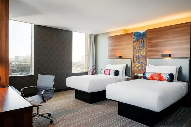 Superior Sky Twin Room, City view