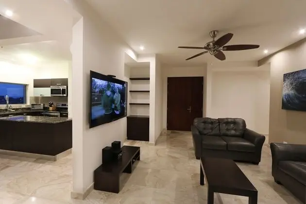 Atlantic Ocean Penthouse, 3 Bedrooms, 3 Bathrooms, Kitchen & 1 plunge pool