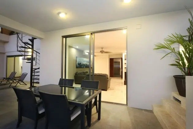 Pacific Ocean Penthouse, 3 Bedrooms, 3 Bathrooms, Kitchen & 2 plunge pools