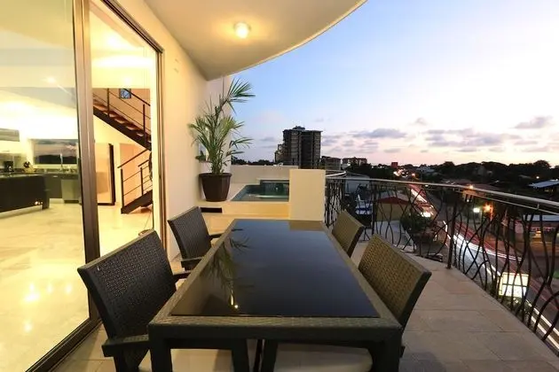 Pacific Ocean Penthouse, 3 Bedrooms, 3 Bathrooms, Kitchen & 2 plunge pools