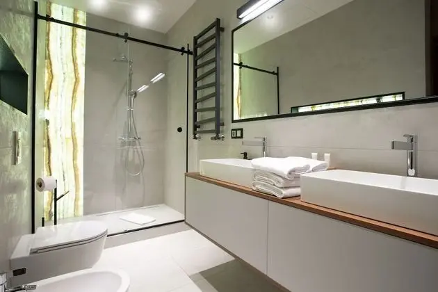 Apartment Deluxe (2 person, Bathtub City View)