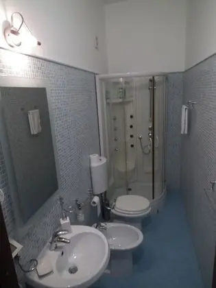 Üç Kişilik Oda
