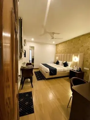 Sky Deluxe Room