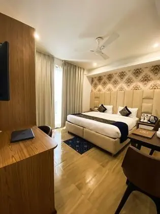 Sky Deluxe Room