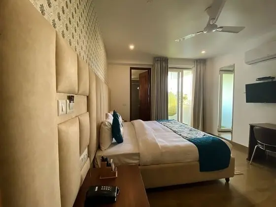 Sky Deluxe Room With Balcony