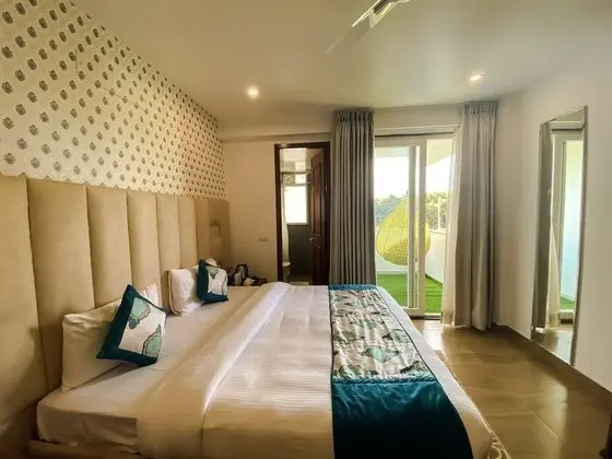 Sky Deluxe Room With Balcony