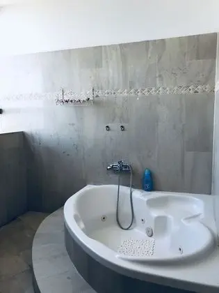 Basic Tek Büyük Yataklı Oda