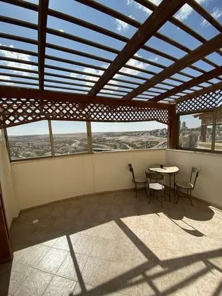 Tek Büyük Yataklı Oda, Balkon