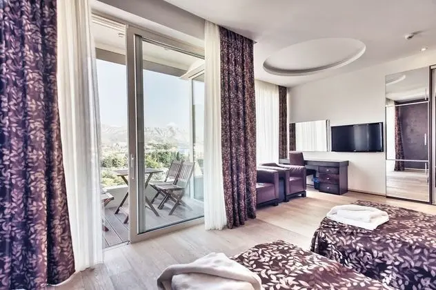 Superior Tek Büyük veya İki Ayrı Yataklı Oda, Balkon, Deniz Manzaralı